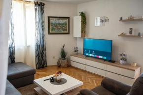 Apartments H&M 275  Ровинь